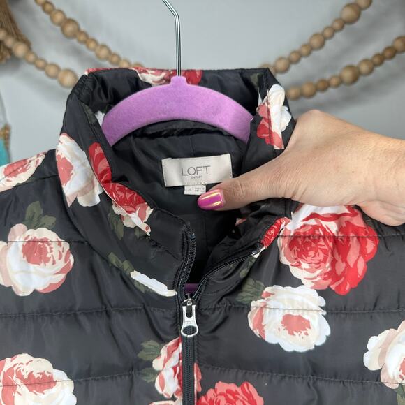 Loft Black Floral Puffer Vest - Picture 3 of 3